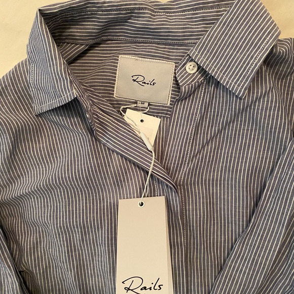 Excellent condition NWT button down by Rails - Picture 2 of 3